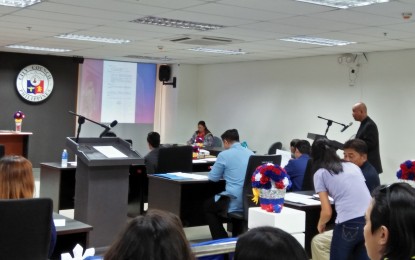 <p><strong>FOR SOLO PARENTS.</strong> Iloilo City Councilor Lyndon Acap pushes for additional privileges for solo parents in his proposed Single Parent Ordinance discussed at the Sangguniang Panlungsod session on Monday (June 11, 2018).<em> (Photo by Perla Lena) </em></p>